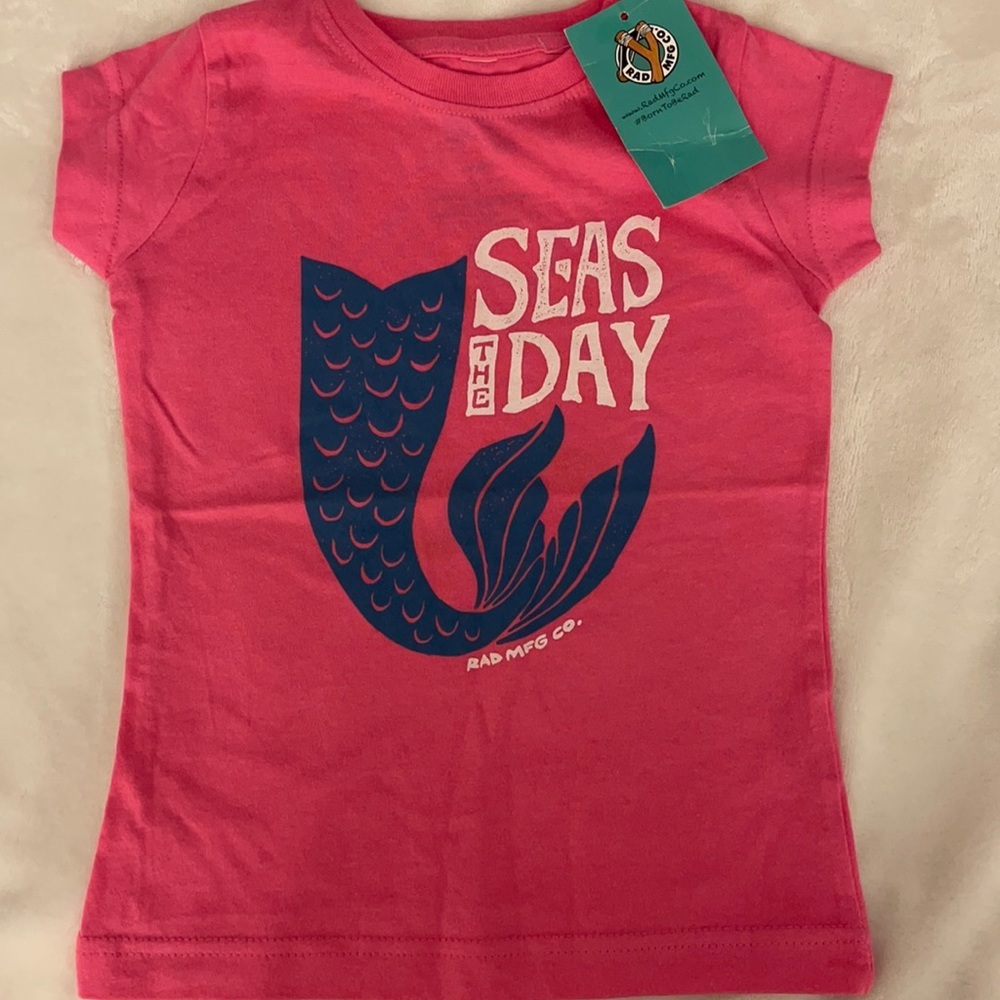 ⭐️⭐️5/$15. Kids "Seas the Day" Pink Graphic Tee